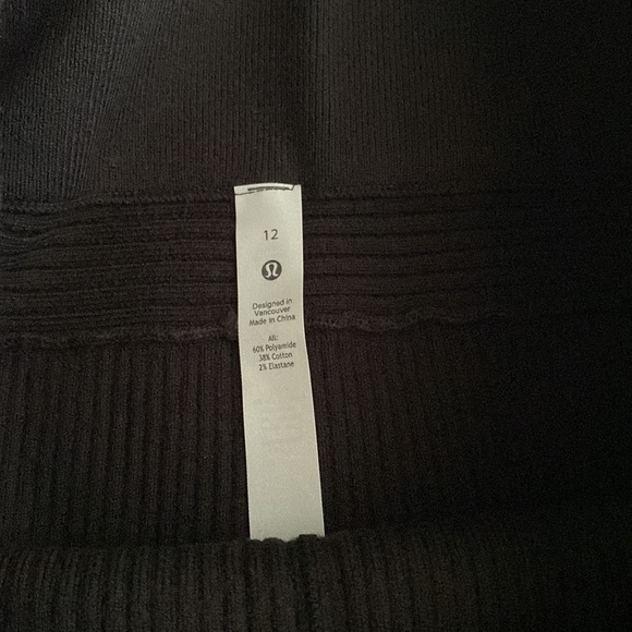 Lululemon Set’ Ribbed Knit Tank & Shorts - Picture 10 of 16